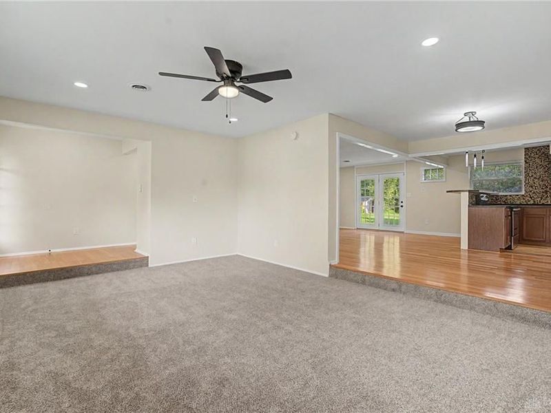 529 N Eppington Drive, Trotwood, OH 45426 Photo 12