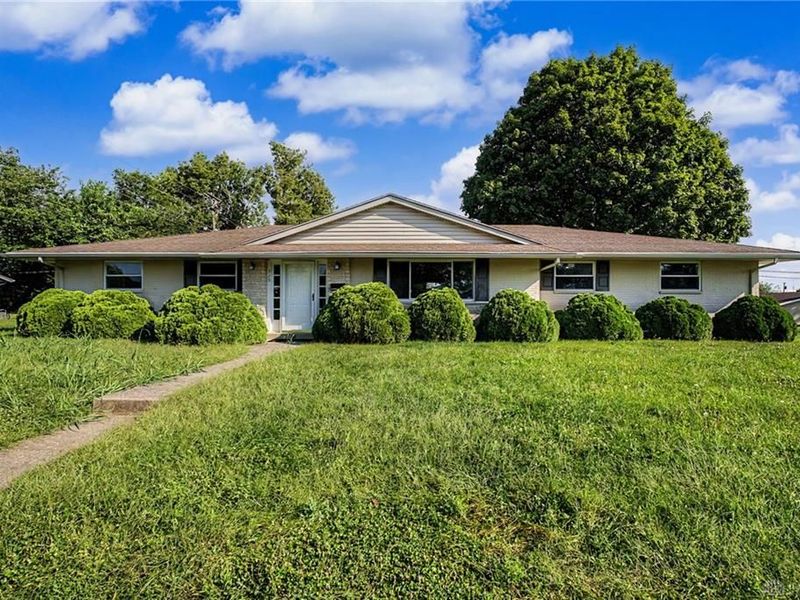 529 N Eppington Drive, Trotwood, OH 45426 Photo 2