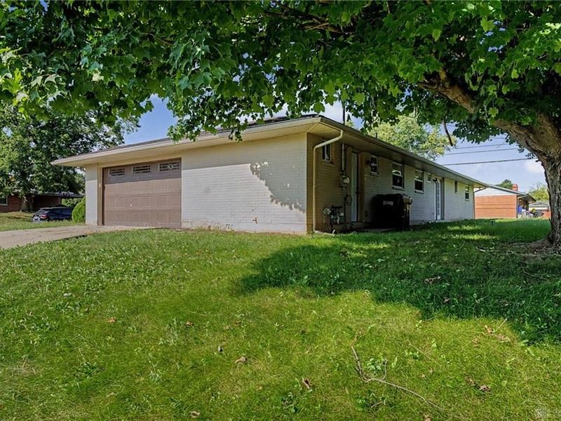 529 N Eppington Drive, Trotwood, OH 45426 Photo 5
