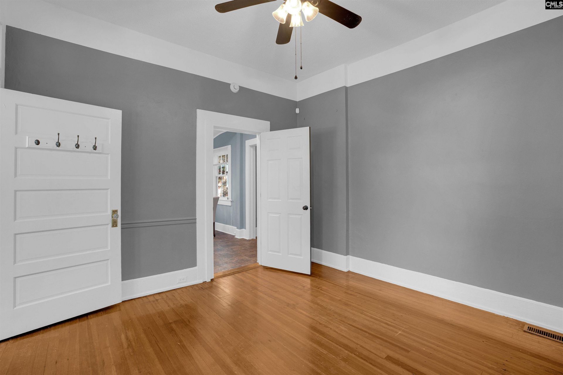 305 S Saluda Avenue Photo 36