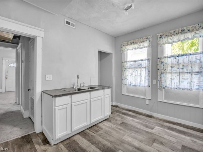 8311 Decker Avenue, Cleveland, OH 44103 Photo 17