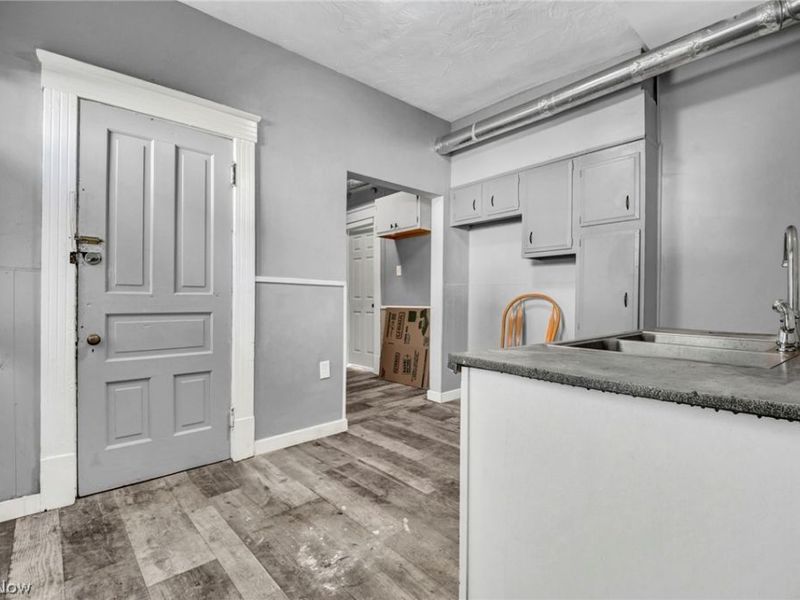 8311 Decker Avenue, Cleveland, OH 44103 Photo 20