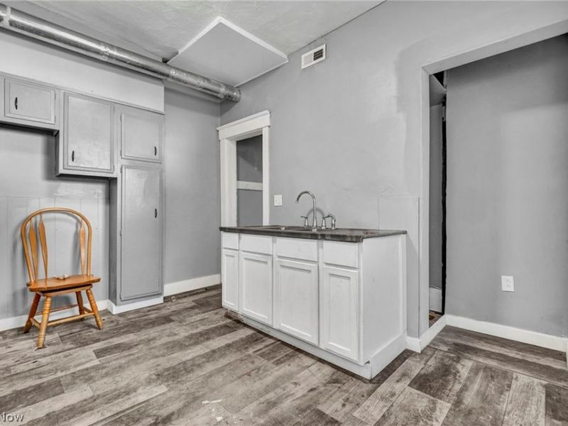 8311 Decker Avenue, Cleveland, OH 44103 Photo 21