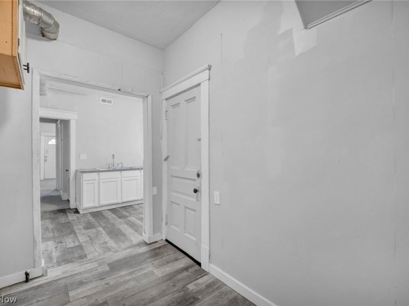 8311 Decker Avenue, Cleveland, OH 44103 Photo 24