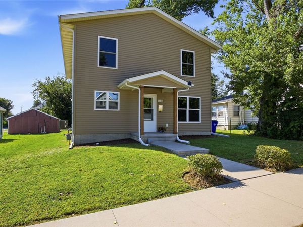1131 16th Street , Cedar Rapids, IA 52403