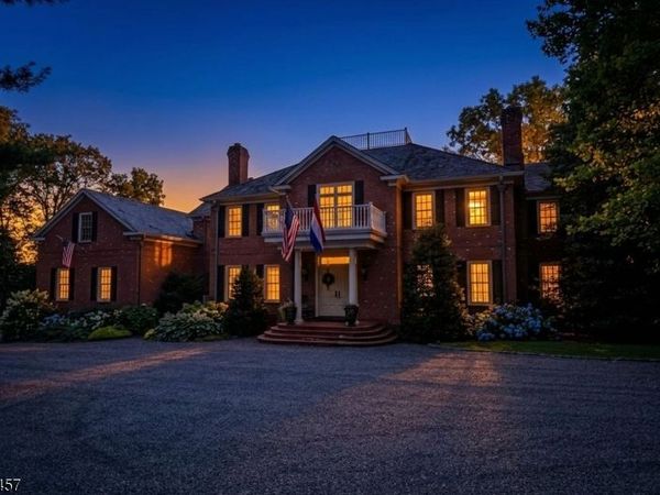 1 Hillview Drive, Tewksbury, NJ 07830