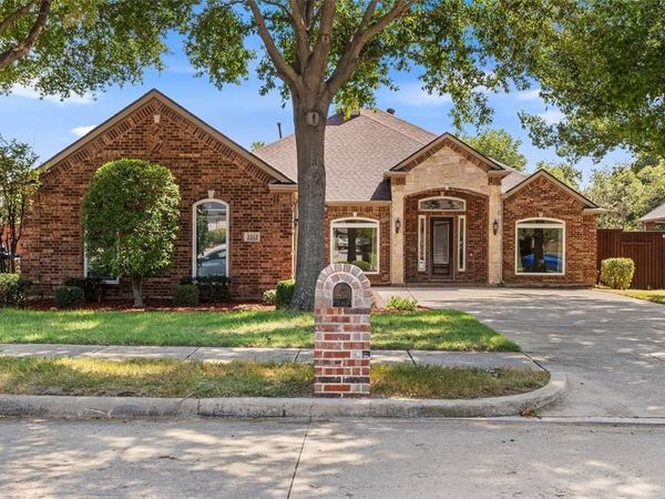 2212 Creek Crossing Drive, Corinth, TX 76210