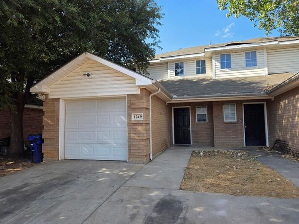 1249 Village Garden Drive , Azle, TX 76020