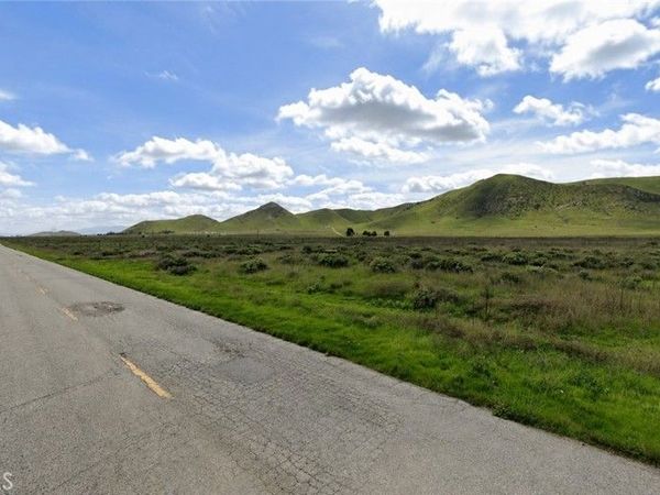 111 Soda Lake, California Valley, CA 93453