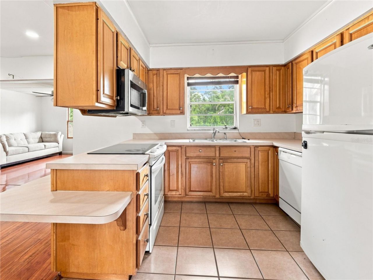 8906 E Lanway Drive, Tampa, FL 33637 Photo