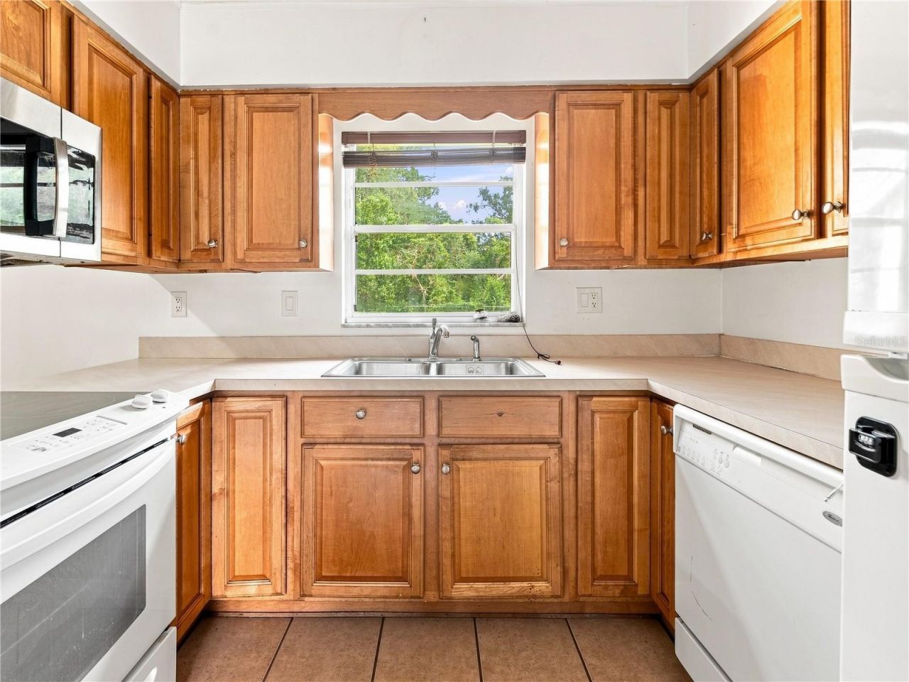 8906 E Lanway Drive, Tampa, FL 33637 Photo