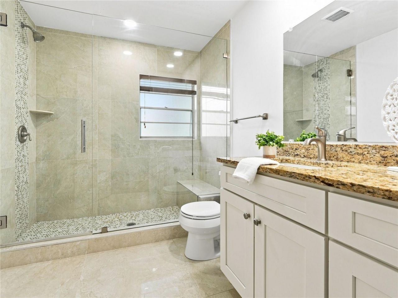 8906 E Lanway Drive, Tampa, FL 33637 Photo