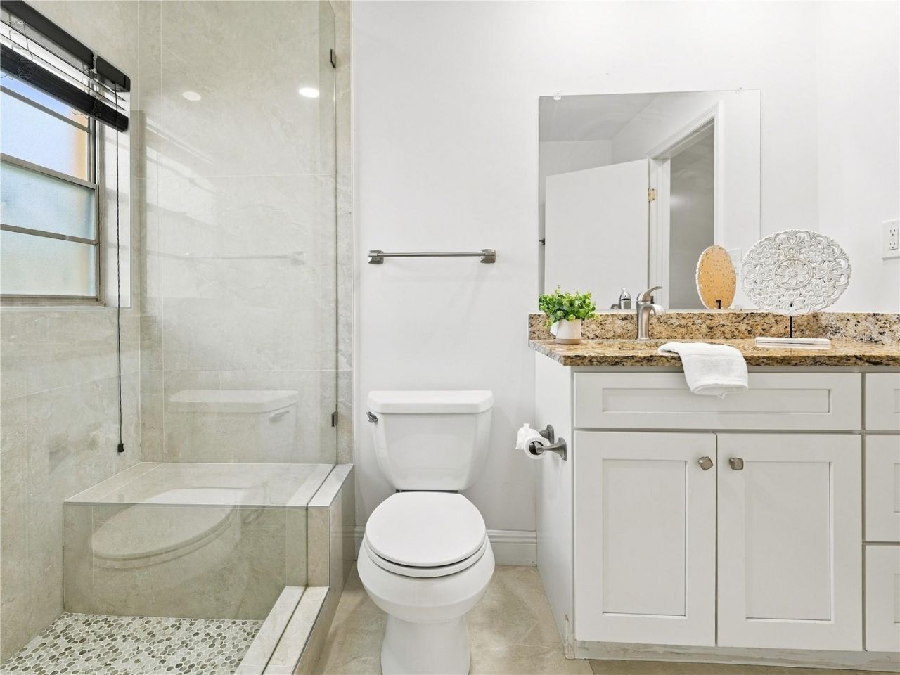 8906 E Lanway Drive, Tampa, FL 33637 Photo