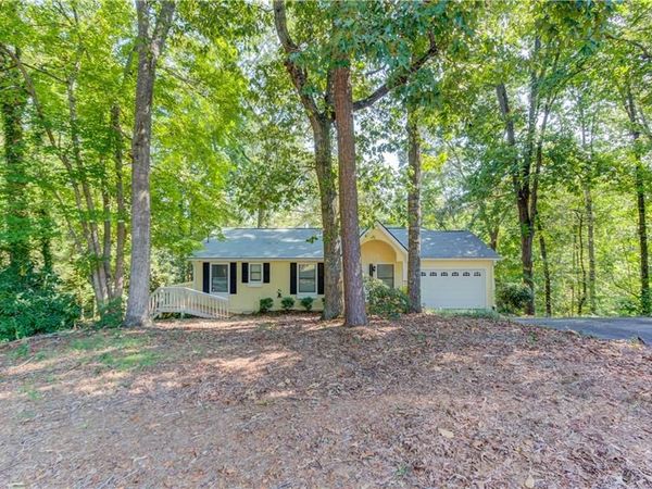 3629 Lakeview Drive, Gainesville, GA 30501
