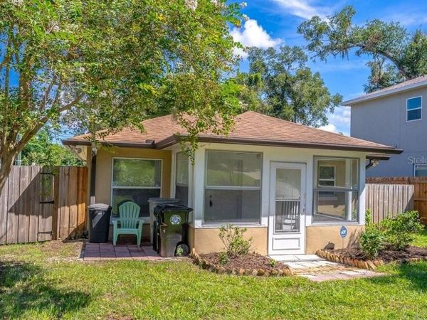 617 E 1ST STREET , APOPKA, FL 32703