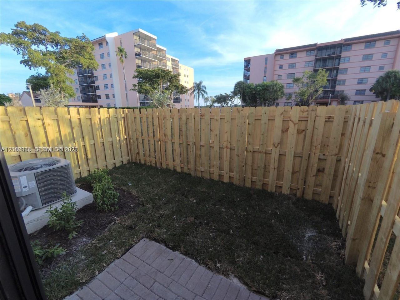 312 NE 208th Ter , Unit 312, Miami, FL 33179 Photo