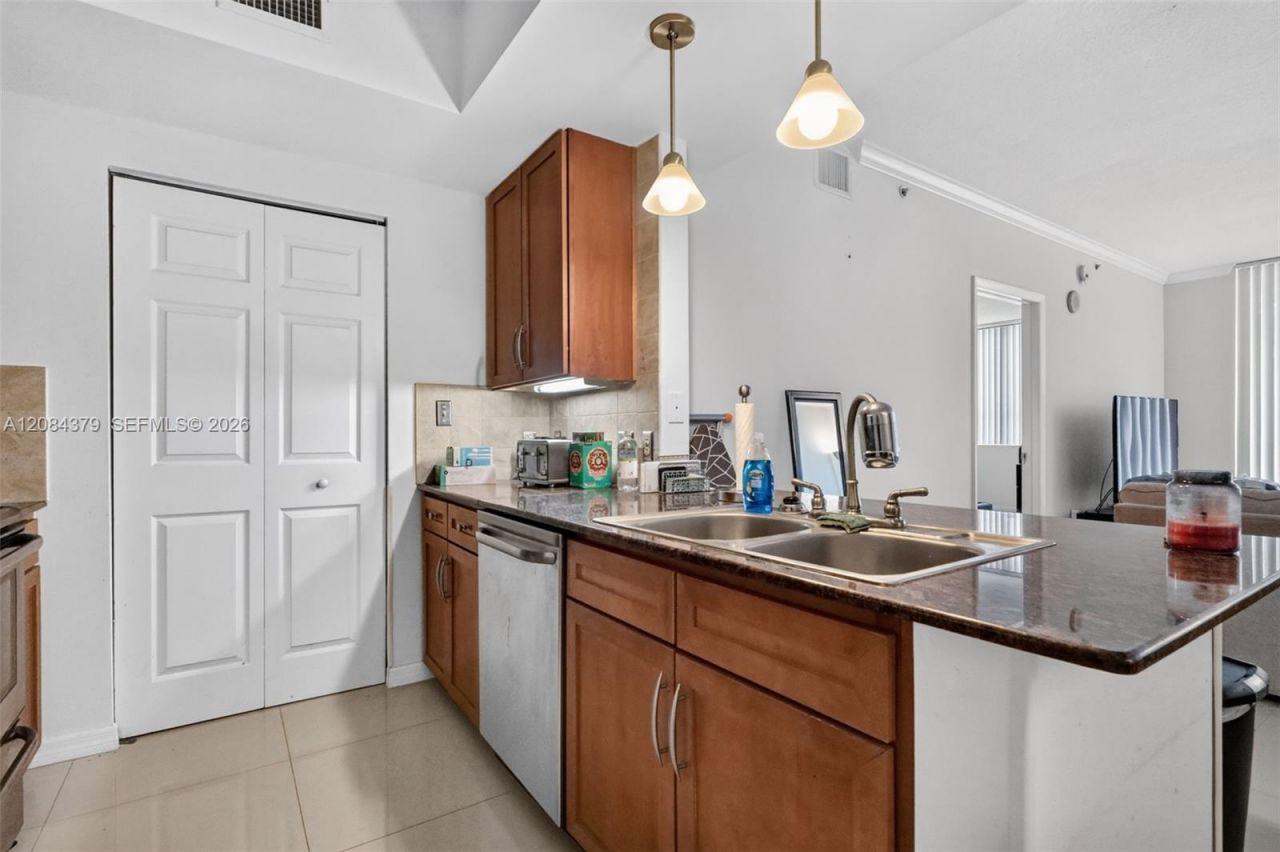 2000 N Bayshore Dr , Unit 317, Miami, FL 33137 Photo