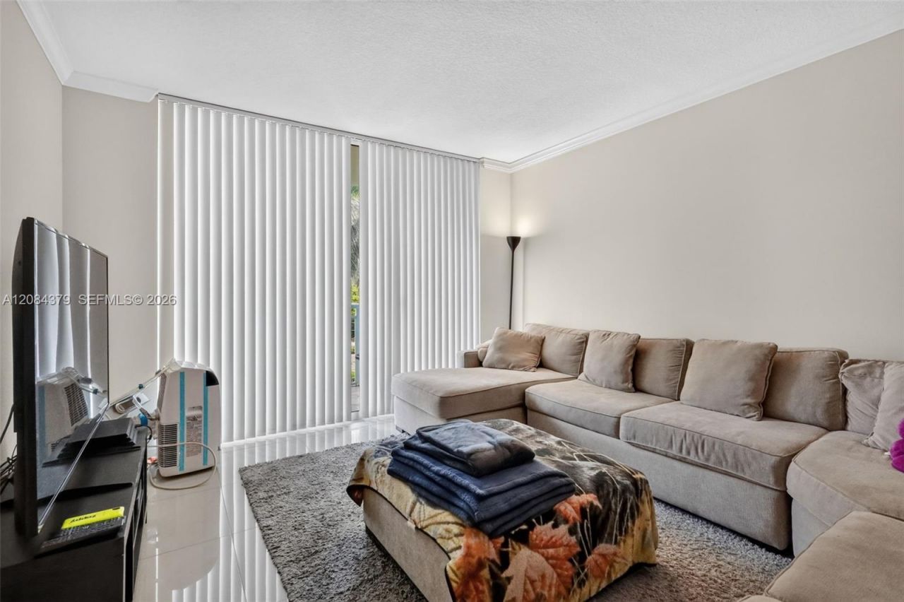 2000 N Bayshore Dr , Unit 317, Miami, FL 33137 Photo