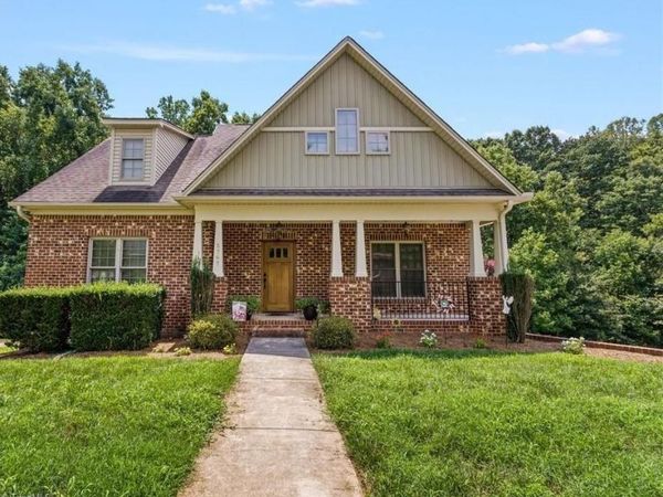 5767 Beaver Pond Trail , Pfafftown, NC 27040