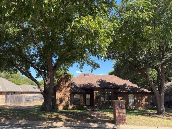 4307 Waycross Drive , Arlington, TX 76016