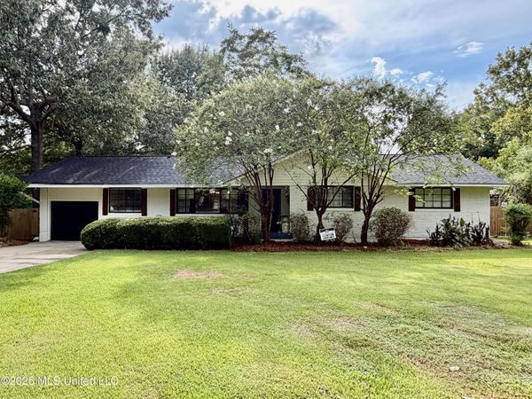 104 Sunset Drive, Clinton, MS 39056