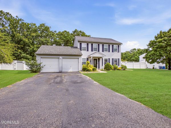 6 Stonecress Court, Jackson, NJ 08527