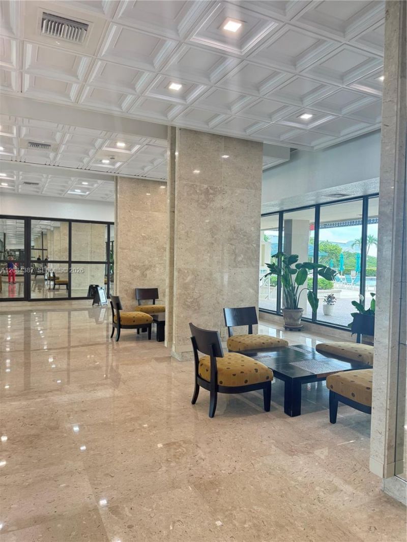 300 NE Bayview Dr, Unit 501, Sunny Isles Beach, FL 33160 Photo