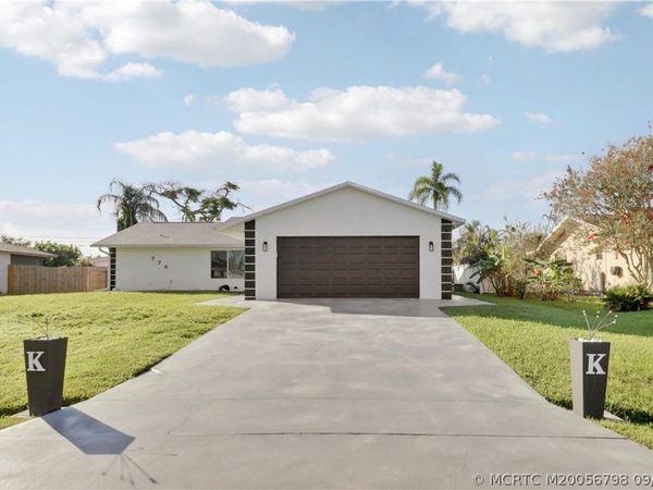 778 SE Albatross Avenue , Port St Lucie, FL 34983