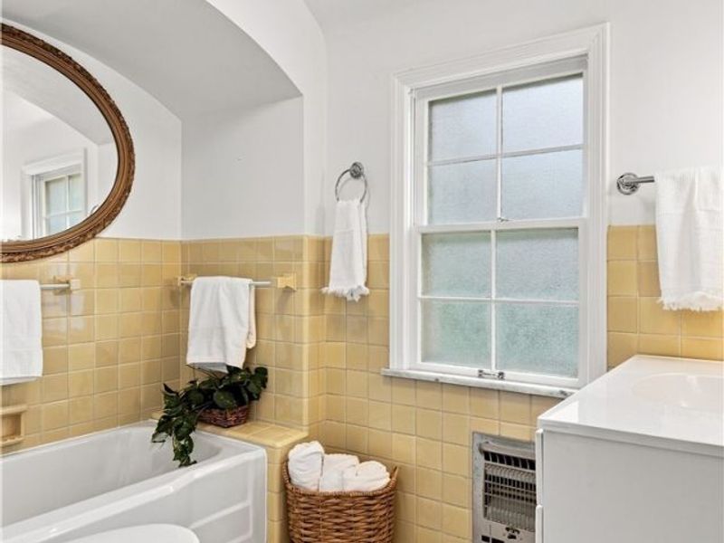 2368 Loyola Road, University Heights, OH 44118 Photo 36