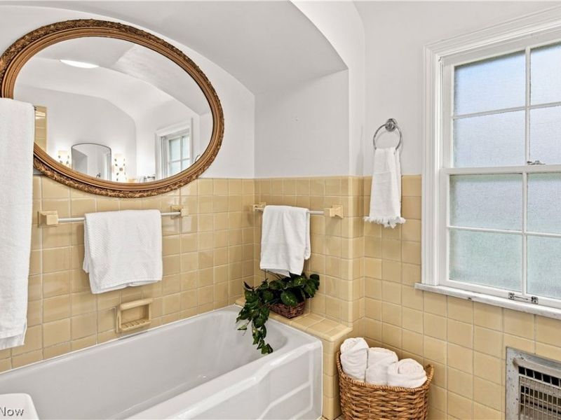 2368 Loyola Road, University Heights, OH 44118 Photo 37