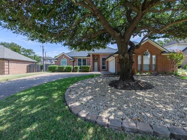 3120 Steve Drive, Hurst, TX 76054