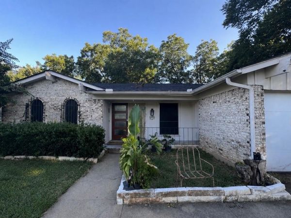 1704 Galahad Lane , Arlington, TX 76014