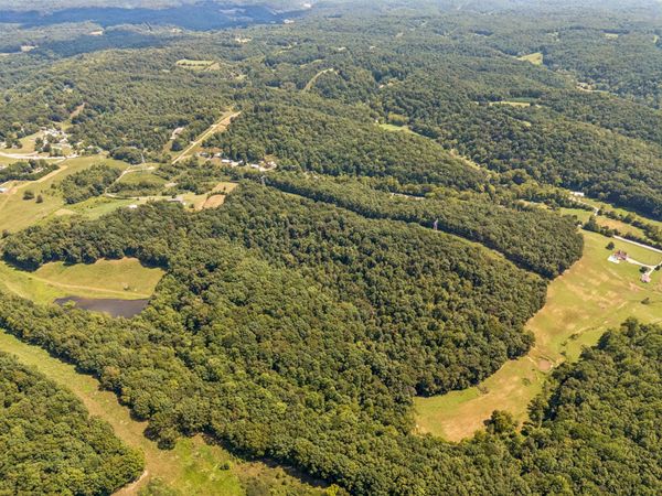 5877 Campbellsville Pike , Lynnville, TN 38472