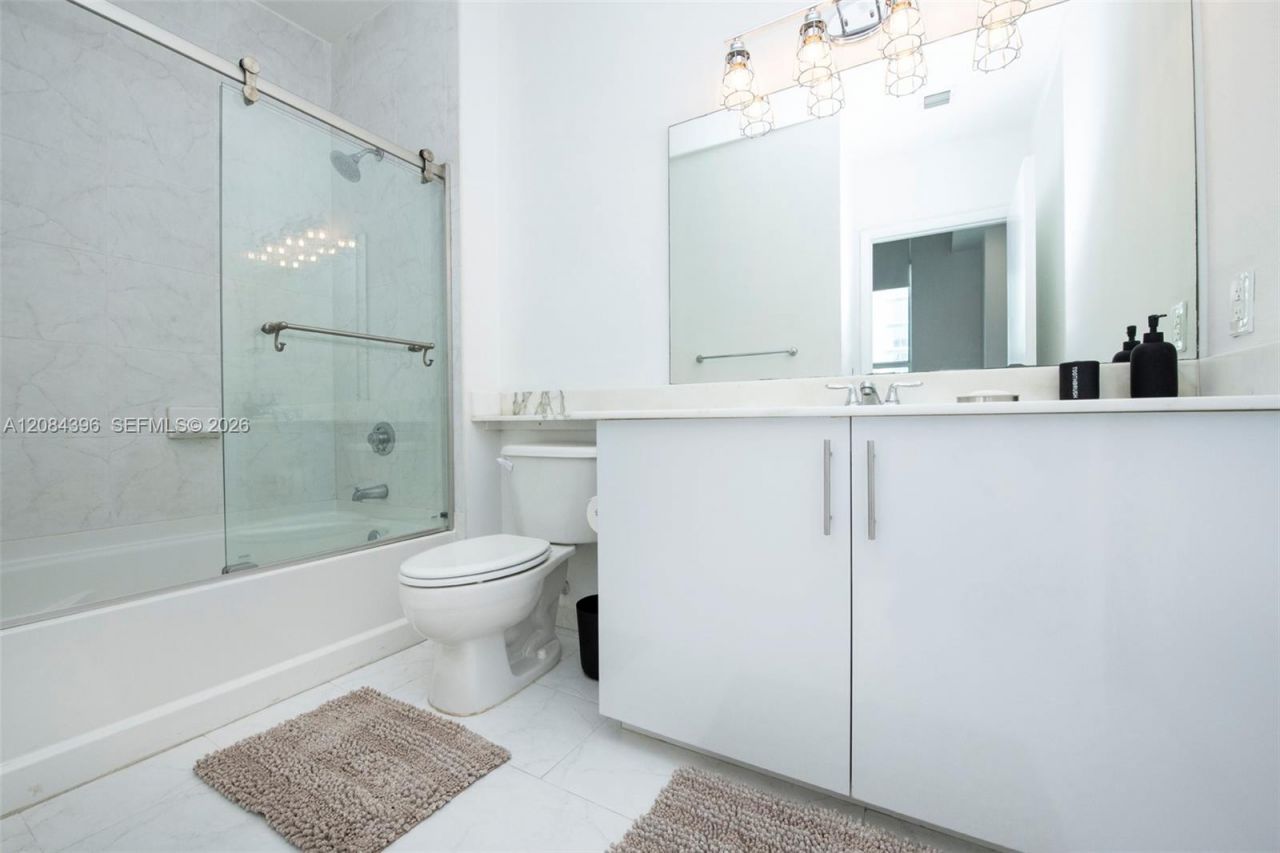 234 NE 3rd St , Unit UPH01, Miami, FL 33132 Photo