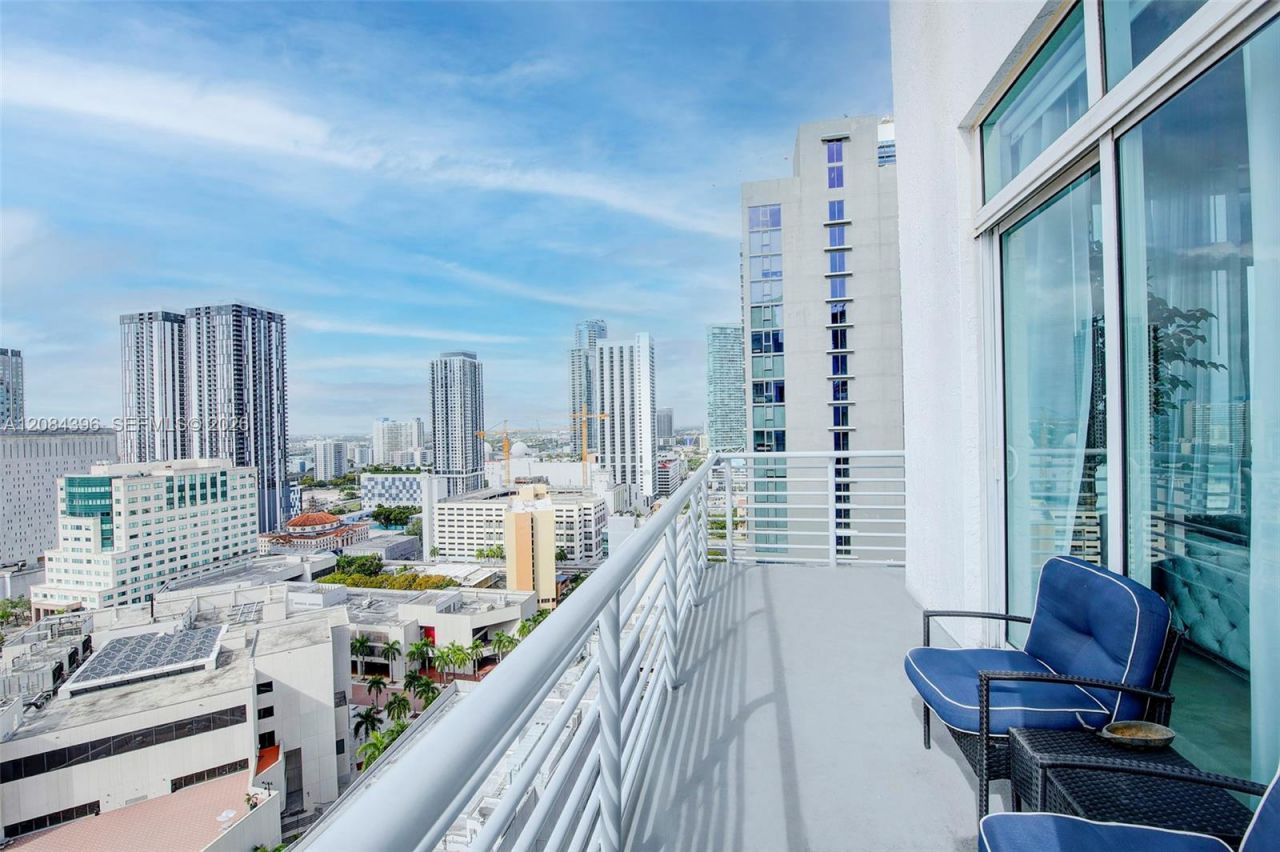 234 NE 3rd St , Unit UPH01, Miami, FL 33132 Photo