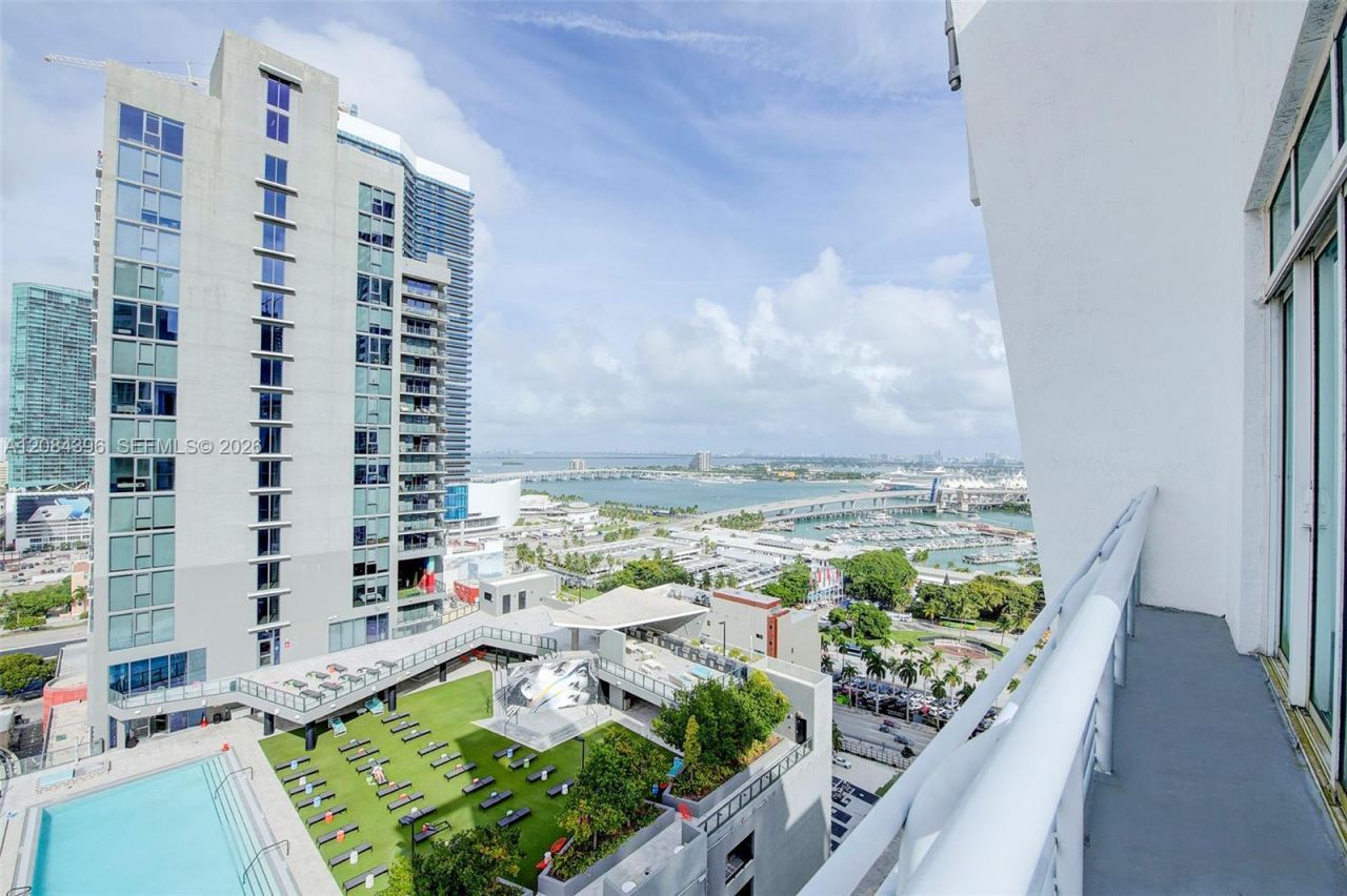 234 NE 3rd St , Unit UPH01, Miami, FL 33132 Photo