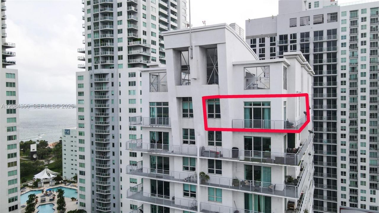 234 NE 3rd St , Unit UPH01, Miami, FL 33132 Photo
