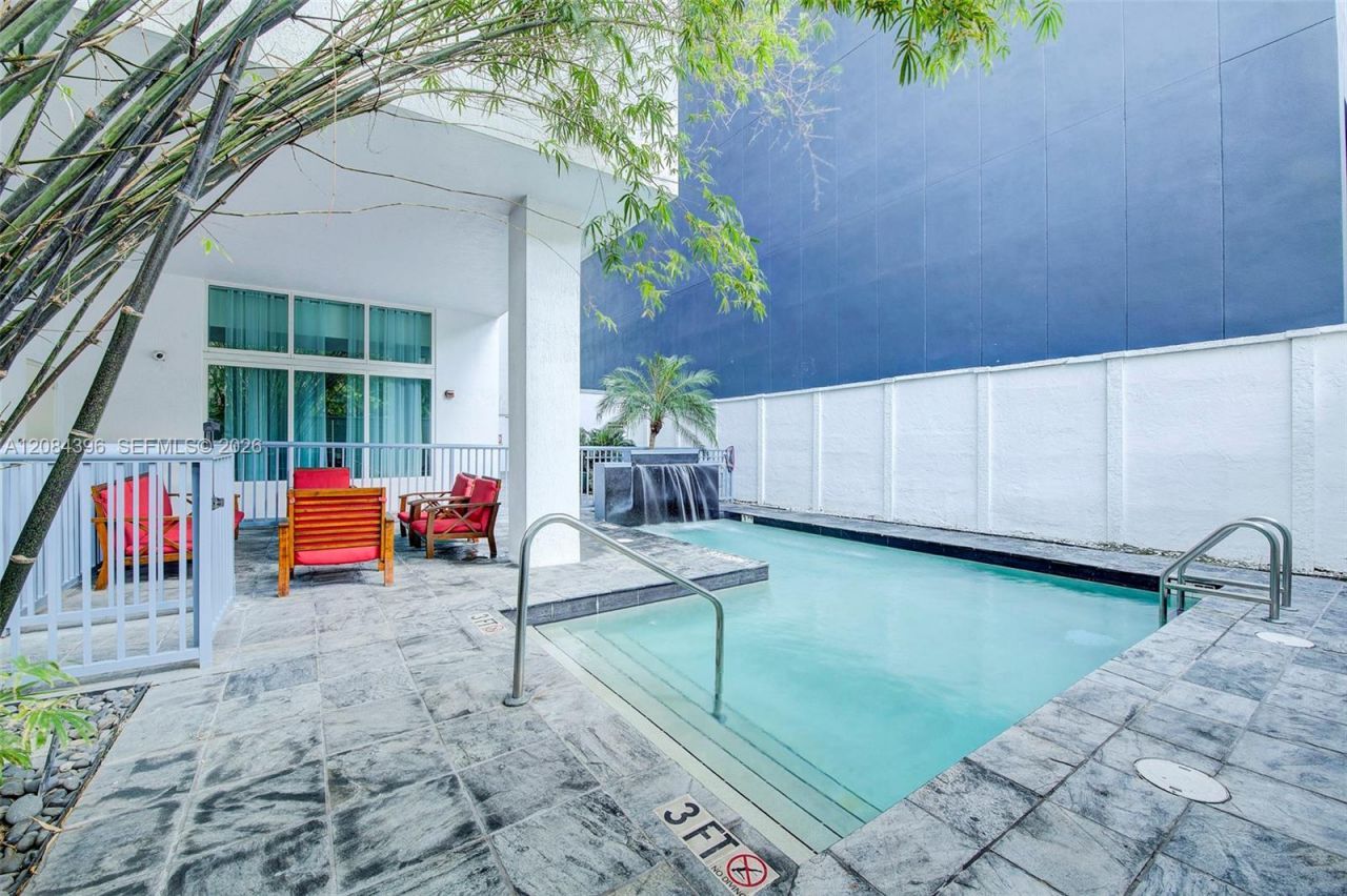 234 NE 3rd St , Unit UPH01, Miami, FL 33132 Photo