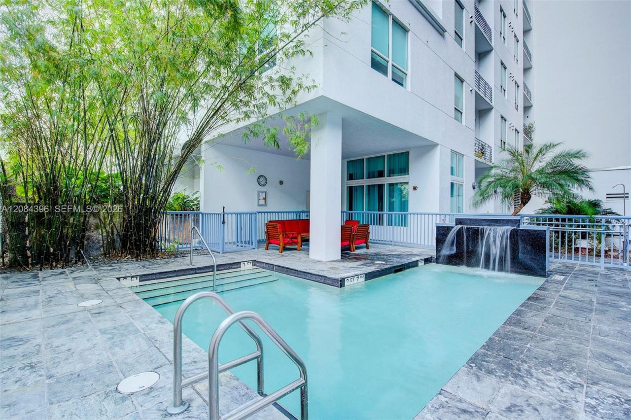 234 NE 3rd St , Unit UPH01, Miami, FL 33132 Photo