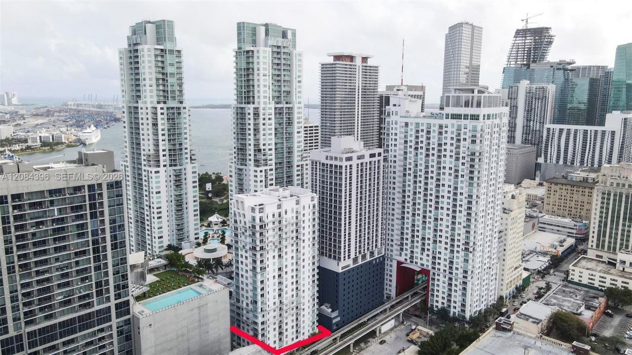 234 NE 3rd St , Unit UPH01, Miami, FL 33132 Photo