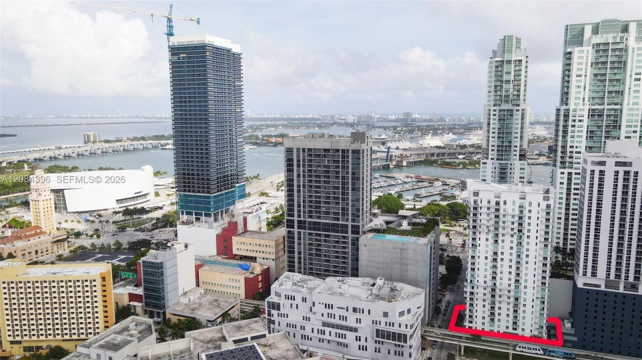 234 NE 3rd St , Unit UPH01, Miami, FL 33132 Photo