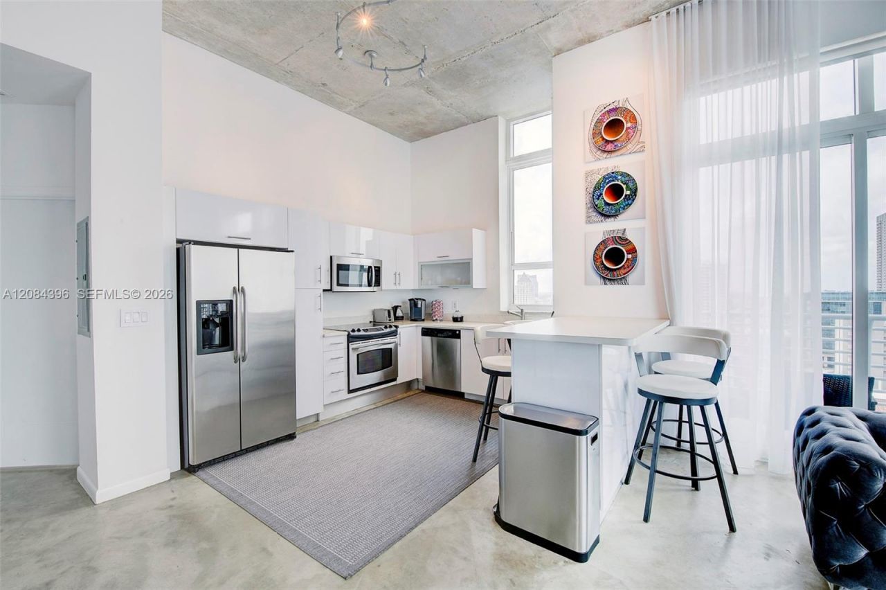 234 NE 3rd St , Unit UPH01, Miami, FL 33132 Photo