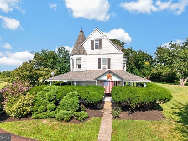 320 HILLTOWN PIKE, LINE LEXINGTON, PA 18932