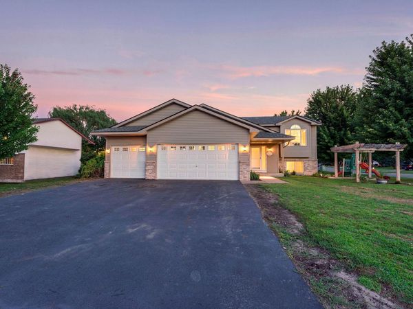 2033 Joes Lake Road SE, Cambridge, MN 55008