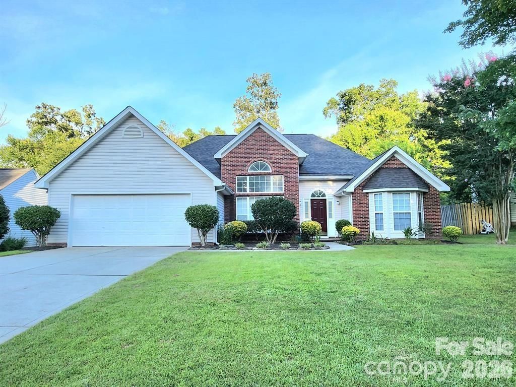 6414 Goldenblush Circle , Charlotte, NC 28269 Main Photo