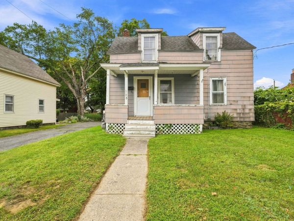 128 River St, Hudson, MA 01749