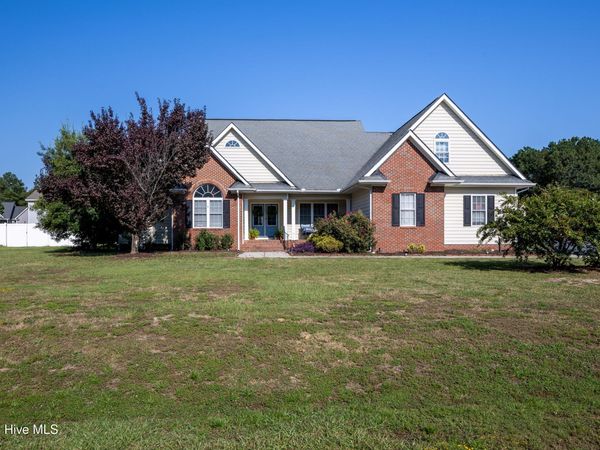 165 Pinecroft Drive , Dunn, NC 28334
