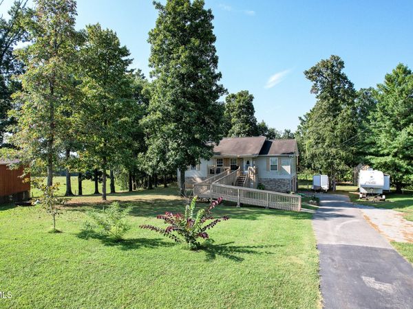 621 Keene Circle, Dandridge, TN 37725