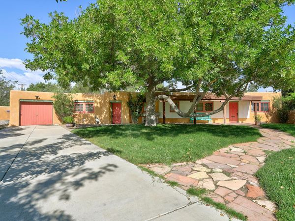 5 Chacon Place NW, Albuquerque, NM 87104