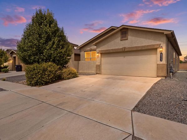 6923 Silver Moon Road NW, Albuquerque, NM 87114